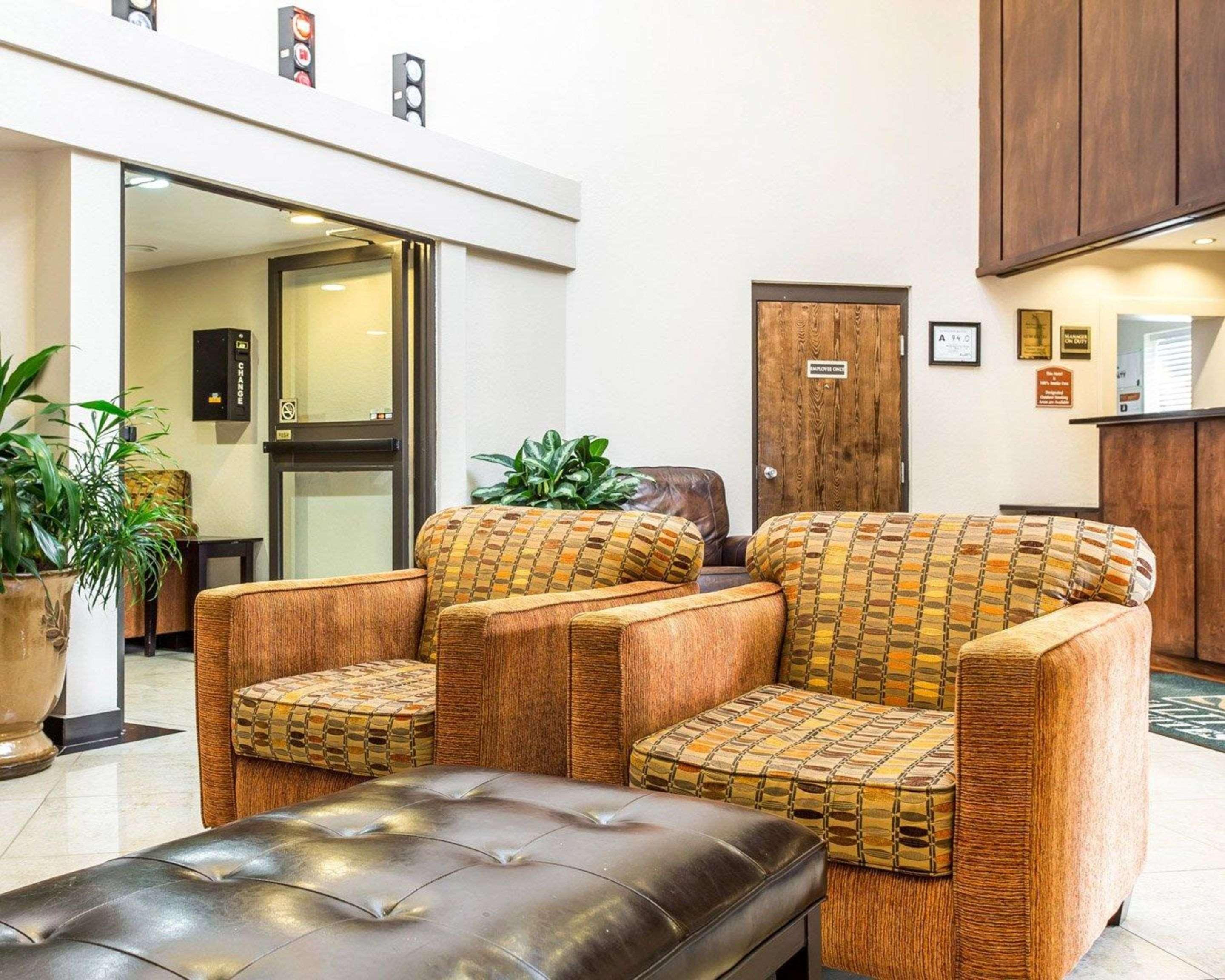 Quality Inn & Suites Coliseum Greensboro Eksteriør billede
