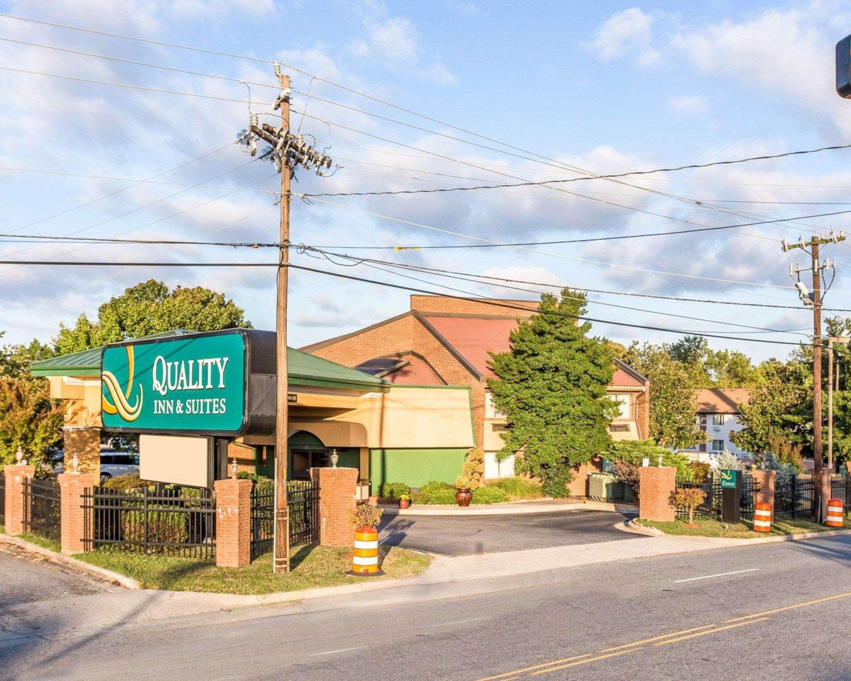 Quality Inn & Suites Coliseum Greensboro Eksteriør billede