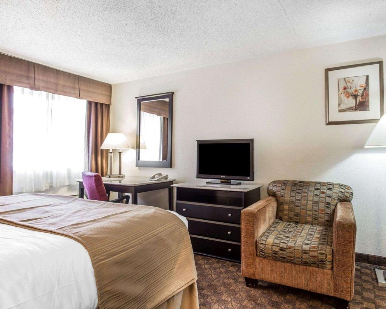 Quality Inn & Suites Coliseum Greensboro Eksteriør billede