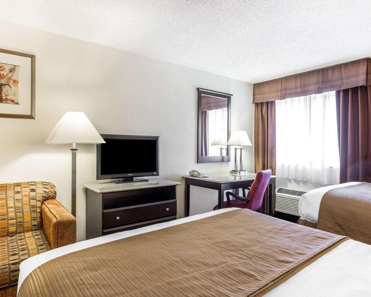 Quality Inn & Suites Coliseum Greensboro Eksteriør billede